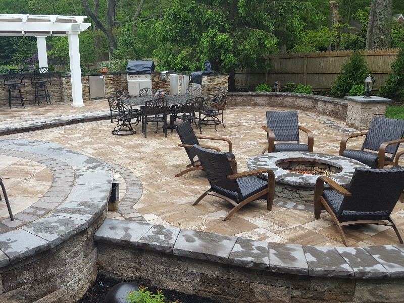 fire pit patio with seating walls